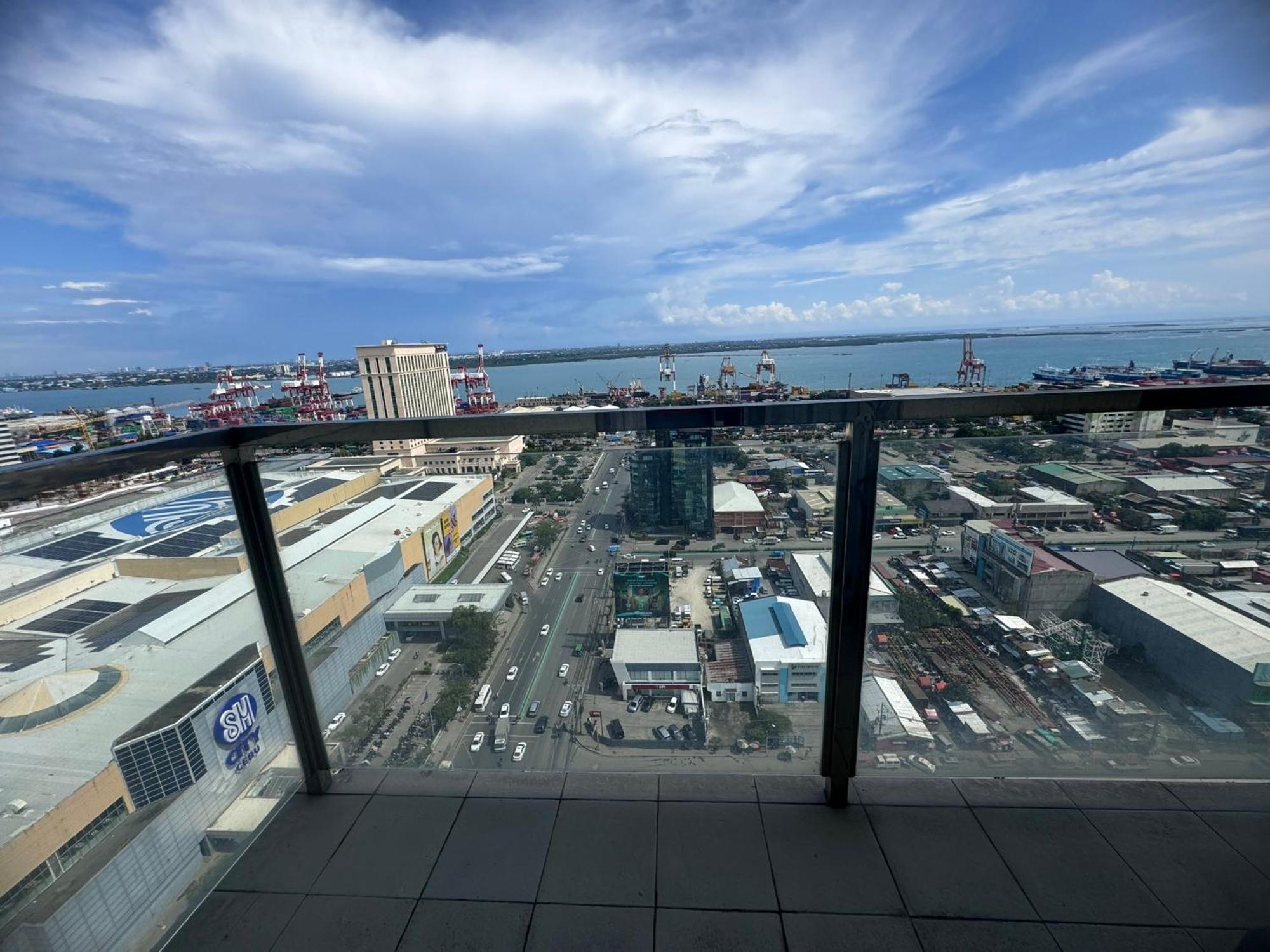 Luxanos Condo Place- Sunvida Tower Cebu Exterior foto